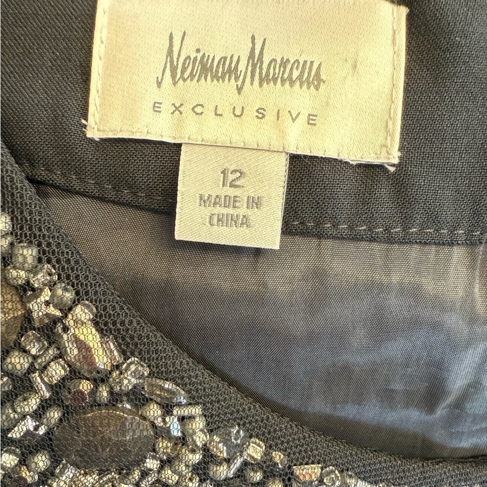 Neiman Marcus Black Sleeveless Wool Blend Dress with Beaded detail Size 12 - Picture 3 of 9